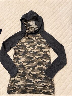 Camo Hooded Sweatshirt with thumb holes